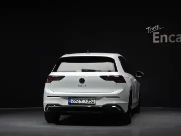 2025 Volkswagen Golf с пробегом 17 587 км