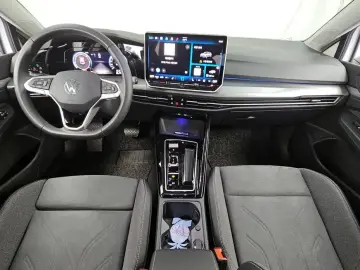 2025 Volkswagen Golf с пробегом 17 587 км