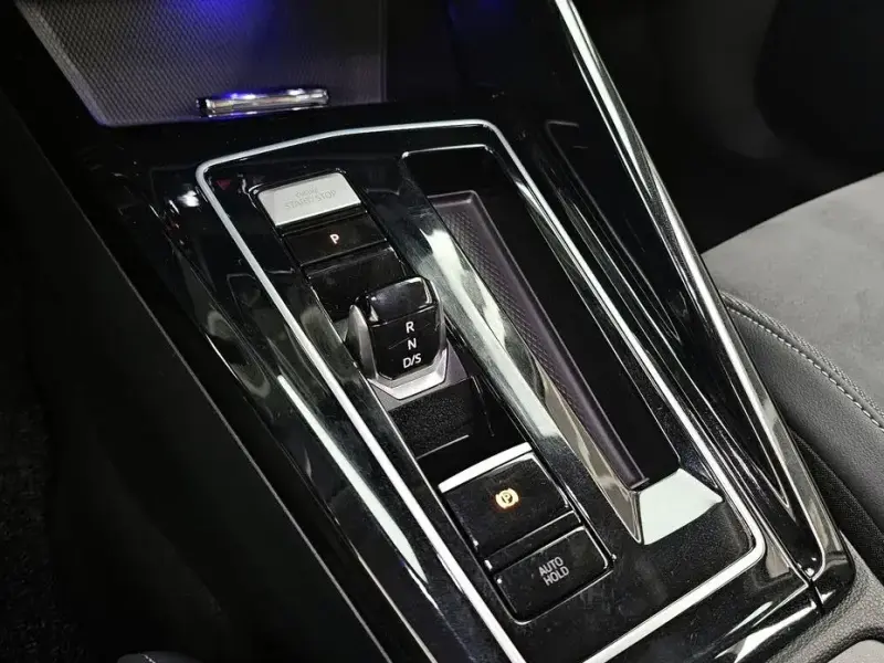 2025 Volkswagen Golf с пробегом 17 587 км