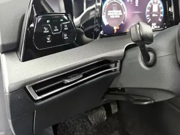 2025 Volkswagen Golf с пробегом 17 587 км