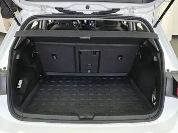 2025 Volkswagen Golf с пробегом 17 587 км