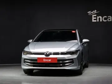 2025 Volkswagen Golf с пробегом 15 951 км