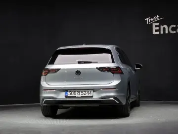2025 Volkswagen Golf с пробегом 15 951 км