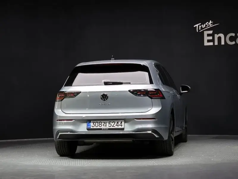 2025 Volkswagen Golf с пробегом 15 951 км