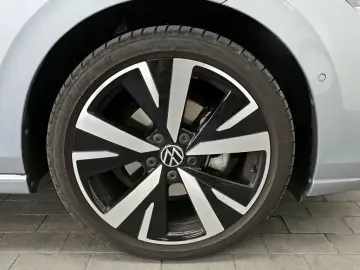 2025 Volkswagen Golf с пробегом 15 951 км