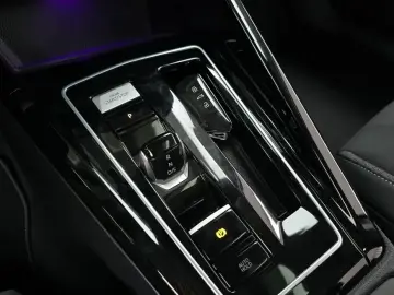 2025 Volkswagen Golf с пробегом 15 951 км