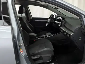 2025 Volkswagen Golf с пробегом 15 951 км