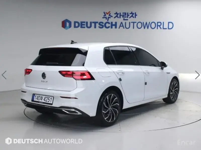 2024 Volkswagen Golf с пробегом 17 576 км