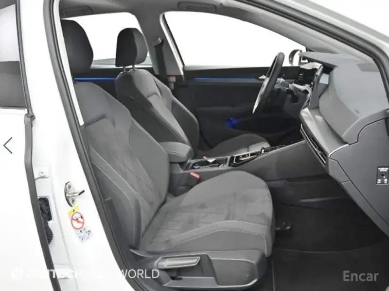 2024 Volkswagen Golf с пробегом 17 576 км