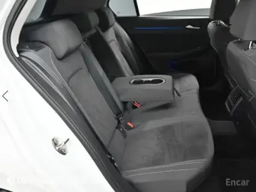 2024 Volkswagen Golf с пробегом 17 576 км