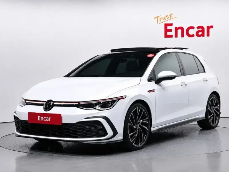 2024 Volkswagen Golf с пробегом 15 481 км