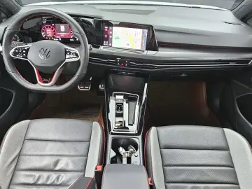 2024 Volkswagen Golf с пробегом 15 481 км