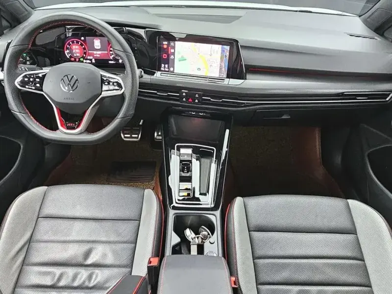 2024 Volkswagen Golf с пробегом 15 481 км
