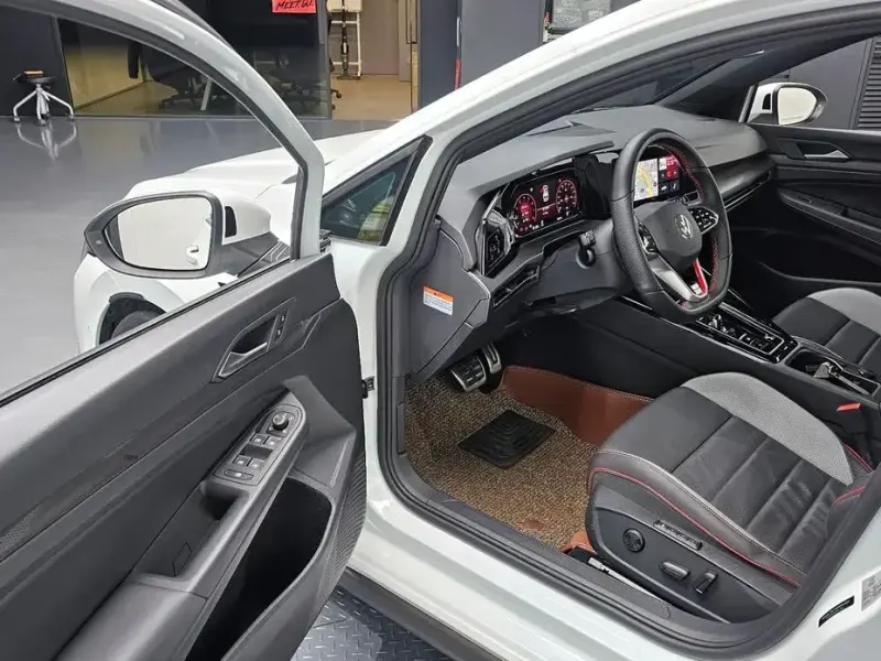 2024 Volkswagen Golf с пробегом 15 481 км
