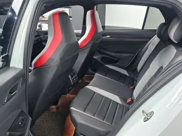 2024 Volkswagen Golf с пробегом 15 481 км