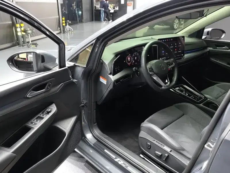 2025 Volkswagen Golf с пробегом 19 728 км