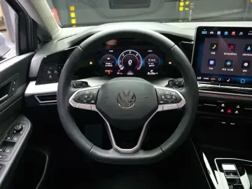 2025 Volkswagen Golf с пробегом 19 728 км