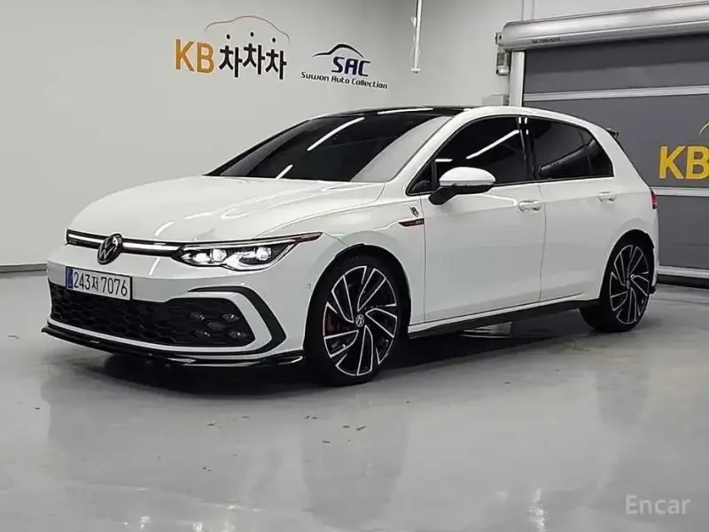2024 Volkswagen Golf с пробегом 28 543 км
