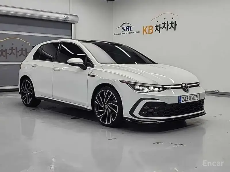2024 Volkswagen Golf с пробегом 28 543 км