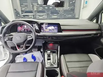 2024 Volkswagen Golf с пробегом 28 543 км