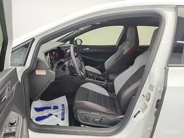 2024 Volkswagen Golf с пробегом 28 543 км