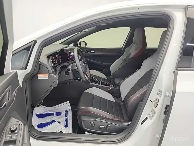 2024 Volkswagen Golf с пробегом 28 543 км