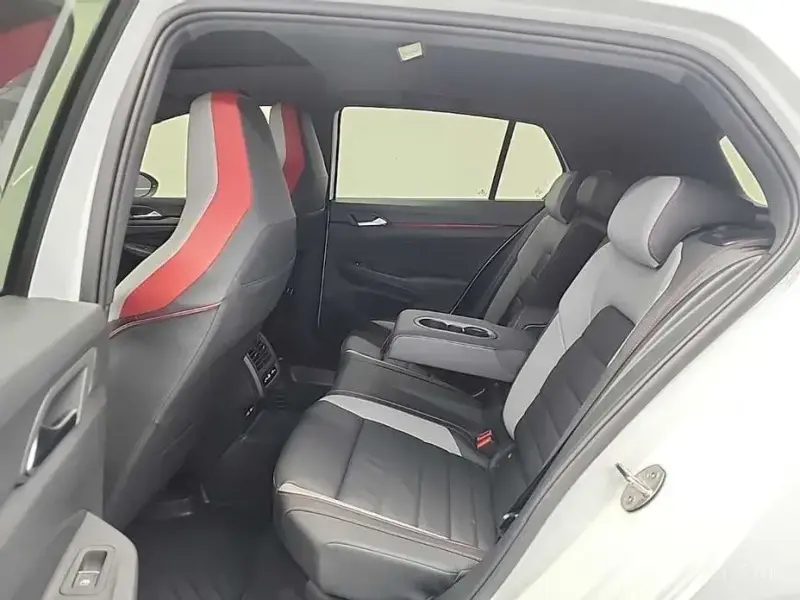 2024 Volkswagen Golf с пробегом 28 543 км