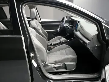 2024 Volkswagen Golf с пробегом 22 236 км