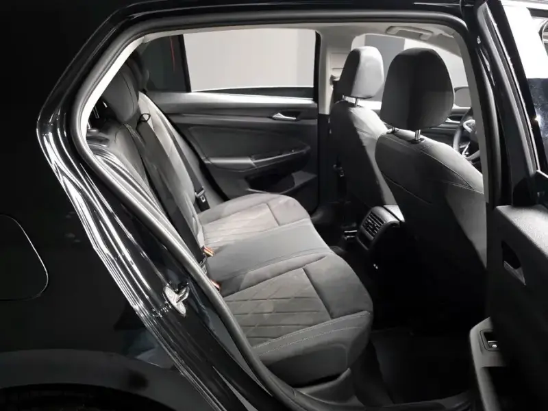 2024 Volkswagen Golf с пробегом 22 236 км