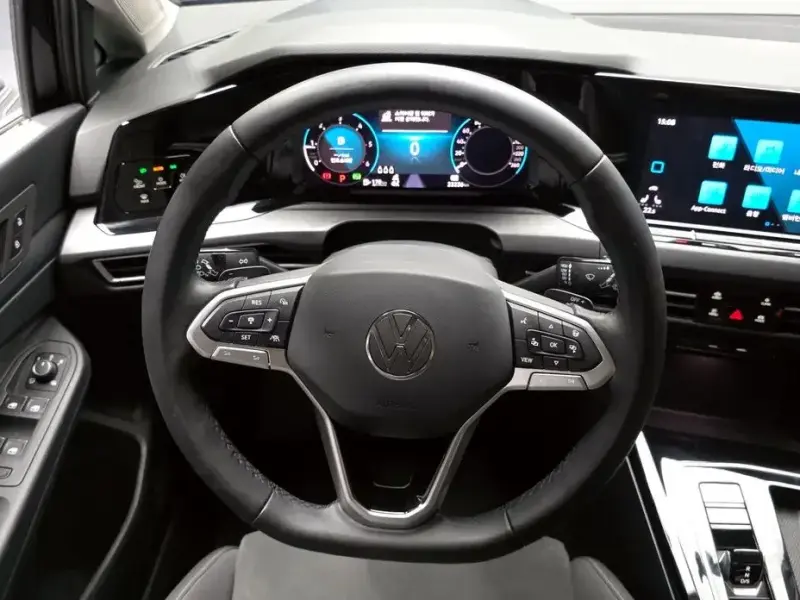 2024 Volkswagen Golf с пробегом 22 236 км