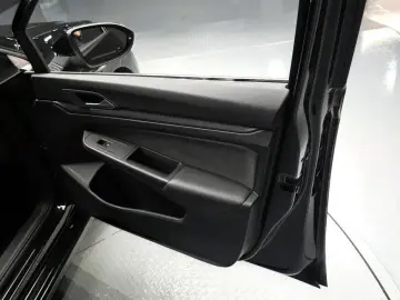 2024 Volkswagen Golf с пробегом 22 236 км