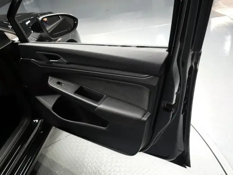 2024 Volkswagen Golf с пробегом 22 236 км