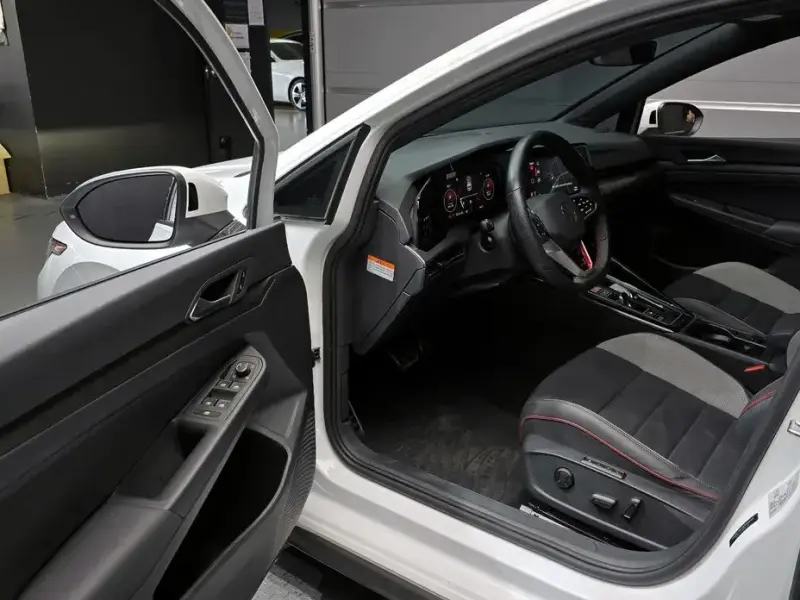2023 Volkswagen Golf с пробегом 19 673 км