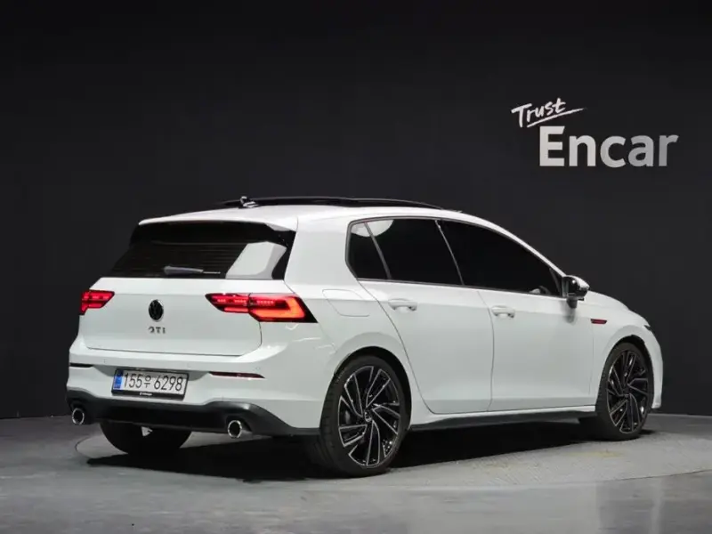 2024 Volkswagen Golf с пробегом 27 074 км