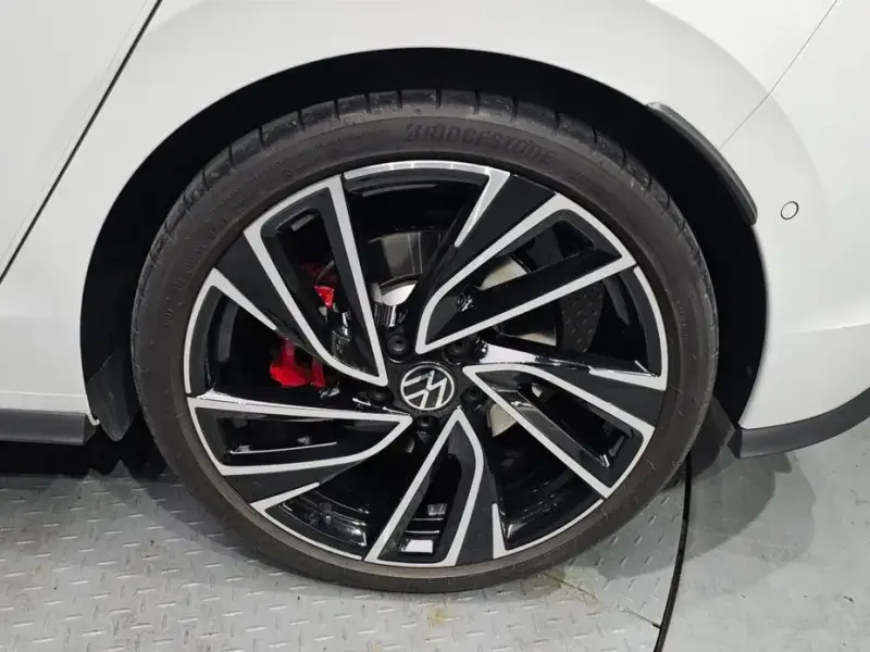 2024 Volkswagen Golf с пробегом 27 074 км