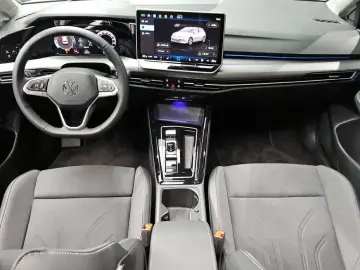 2025 Volkswagen Golf с пробегом 3 723 км