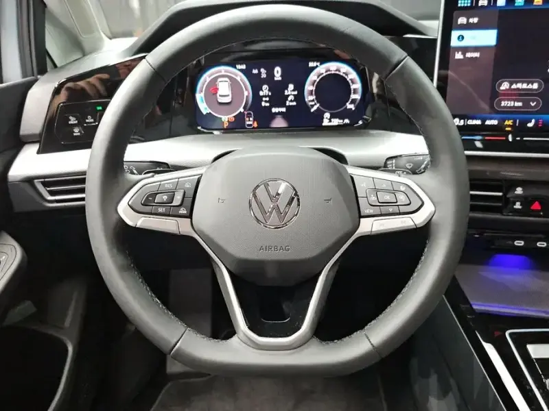 2025 Volkswagen Golf с пробегом 3 723 км