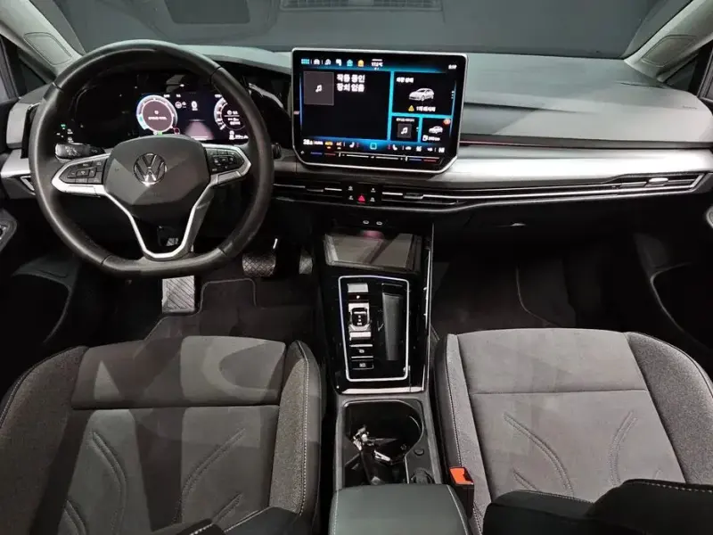 2025 Volkswagen Golf с пробегом 14 949 км