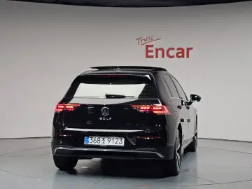 2025 Volkswagen Golf с пробегом 13 721 км
