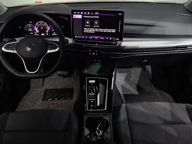 2025 Volkswagen Golf с пробегом 13 721 км