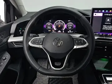 2025 Volkswagen Golf с пробегом 13 721 км