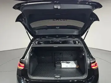 2025 Volkswagen Golf с пробегом 13 721 км