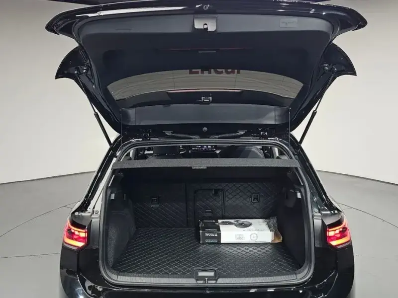 2025 Volkswagen Golf с пробегом 13 721 км