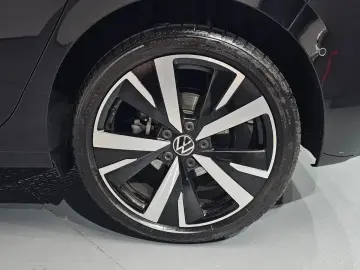 2025 Volkswagen Golf с пробегом 13 721 км