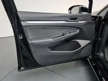 2025 Volkswagen Golf с пробегом 13 721 км