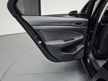 2025 Volkswagen Golf с пробегом 13 721 км