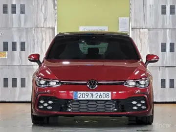 2023 Volkswagen Golf с пробегом 2 100 км