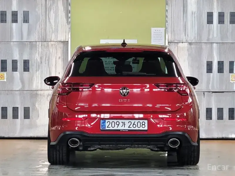 2023 Volkswagen Golf с пробегом 2 100 км