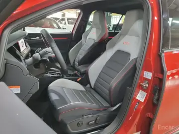2023 Volkswagen Golf с пробегом 2 100 км