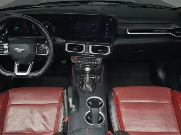 2024 Ford Mustang с пробегом 31 239 км